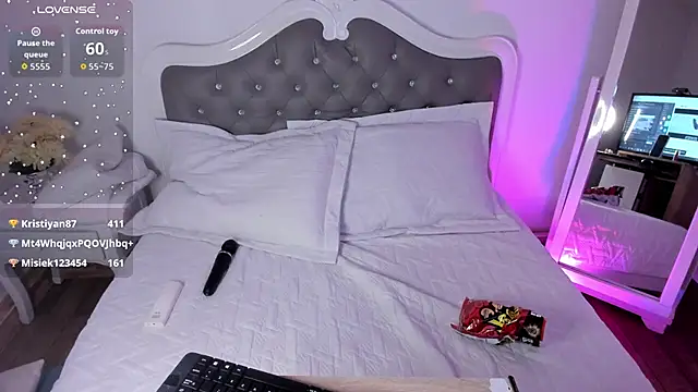 cutesofiaa online show from May 15, 11:18 pm