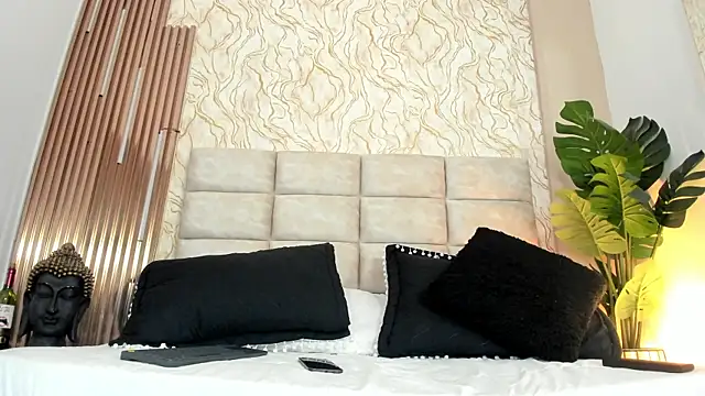 GinaSalanne online show from August 1, 1:57 pm