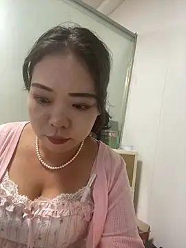 tutu13145 online show from May 5, 2:53 pm