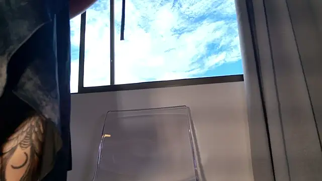 EmyM1lls online show from July 13, 10:32 pm