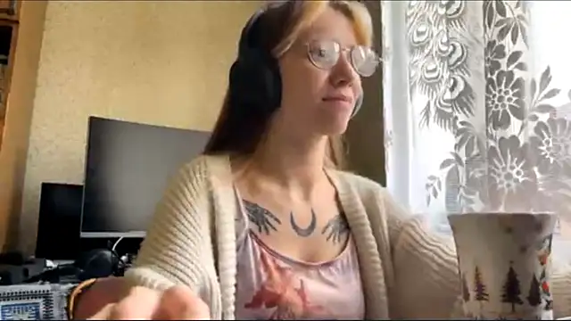 AliceGates online show from May 13, 7:14 am