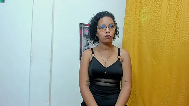 Cuentadeilys123 online show from May 6, 1:31 am