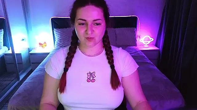 Redd Vixen online show from May 15, 11:07 pm