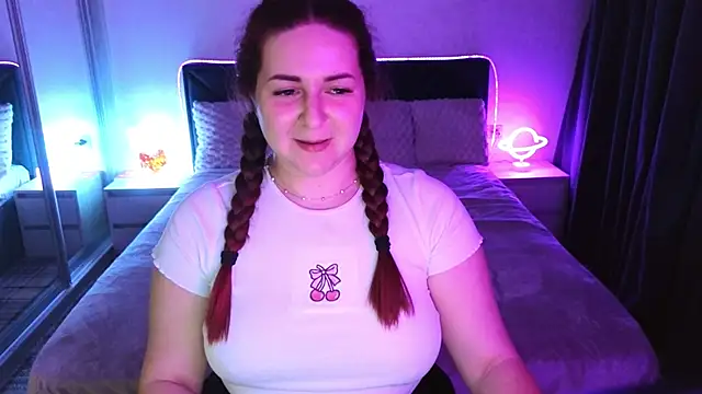 Redd Vixen online show from May 16, 12:24 am