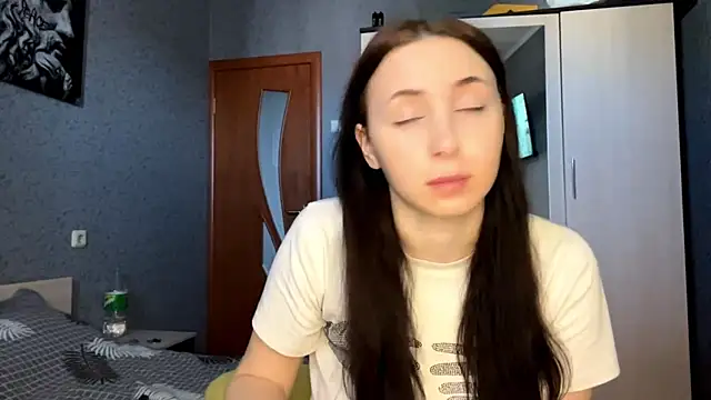 BrigettePribish online show from May 12, 9:17 am