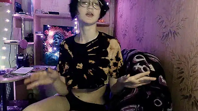 Alessa Kiss online show from May 11, 3:07 pm