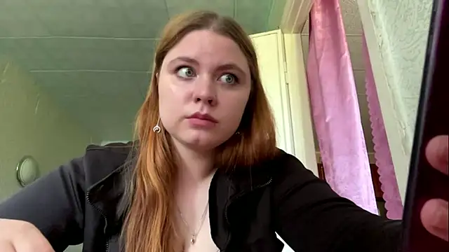 Violette Iguina online show from May 15, 9:01 am