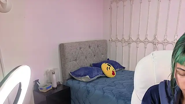 baby julieta00 online show from May 10, 6:04 am