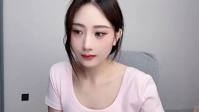  222Mia online show from June 12, 5:15 am