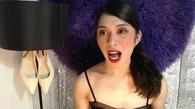 RoseAmarie online show from May 11, 1:46 pm