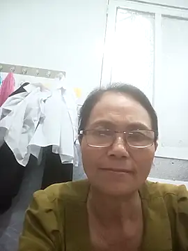 Vieekee online show from May 11, 2:45 pm