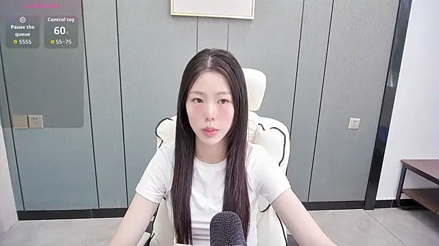 Lucky  cat online show from May 14, 7:36 am