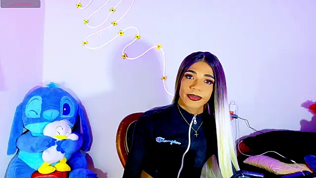 violeta E  online show from May 15, 5:22 am