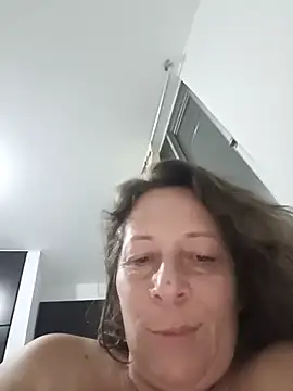 Nikki milf69 online show from June 25, 5:23 am