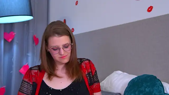 AlexaAvery online show from June 9, 7:13 pm