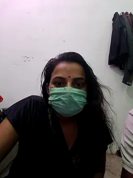 lovely-couple01 online show from May 14, 4:57 pm