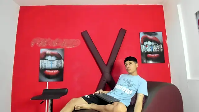 KING LOVERS1 online show from July 7, 1:25 pm