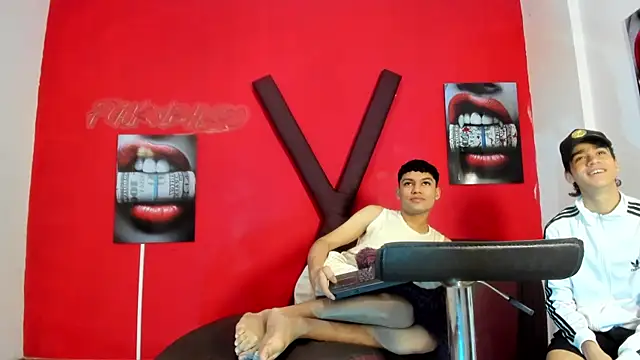 KING LOVERS1 online show from July 8, 1:35 pm