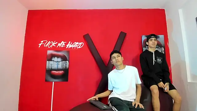 KING LOVERS1 online show from July 4, 1:40 pm