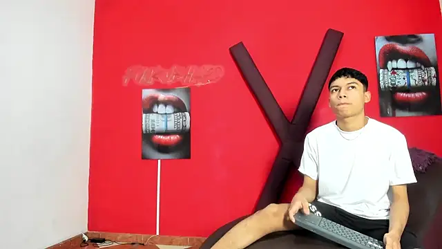 KING LOVERS1 online show from July 5, 1:28 pm