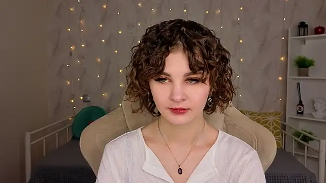 Kira  Fluffy online show from June 13, 12:08 am