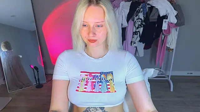 angelllisss online show from June 28, 11:28 am