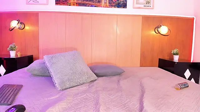 Anniie Fox  online show from July 13, 1:56 pm