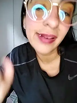 Pamela sa online show from July 17, 8:12 pm