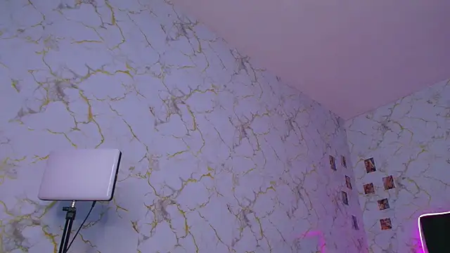 cinniaa  online show from June 25, 8:54 pm