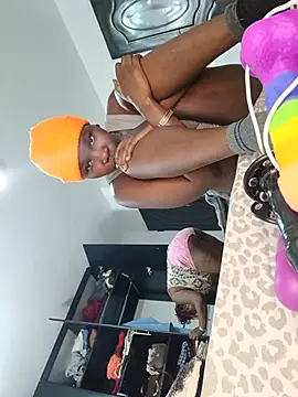 Val Cee online show from August 1, 3:47 pm