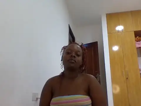 sexybaddies20 online show from June 16, 5:41 am