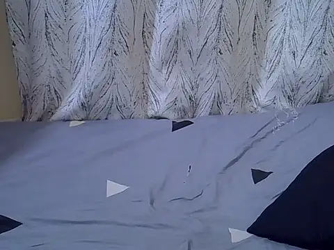 petite pretti online show from June 3, 2:33 pm