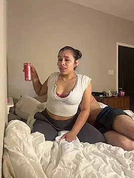 cowgirl696968 online show from May 25, 5:06 am