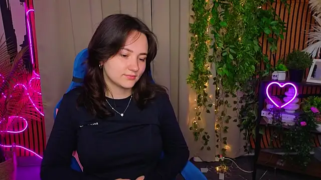 CrystalRyan online show from June 1, 7:32 am