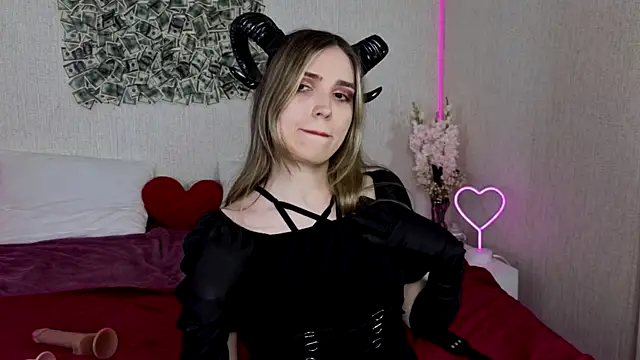 NocturneHuntress online show from June 1, 7:32 am