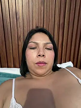 ISABELLA  LUNA online show from June 30, 1:38 am