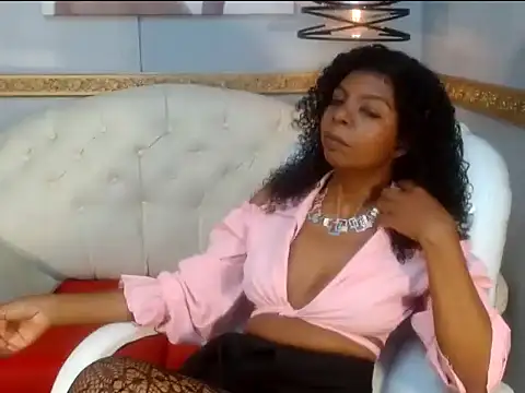 XtinaRave online show from June 1, 7:26 pm