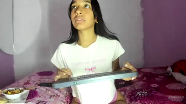 Teenssweet18 online show from June 1, 3:52 am