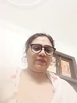 yourchahat27 online show from May 31, 3:56 am