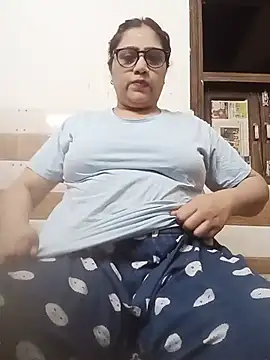yourchahat27 online show from June 1, 6:42 pm