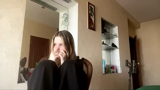 SusanaLeichty online show from July 16, 4:44 pm