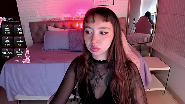 Scarlett  Cooper  1 online show from June 1, 11:56 am