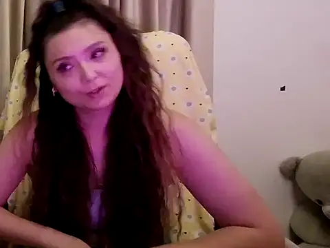 Lola Creolla online show from May 28, 6:28 pm
