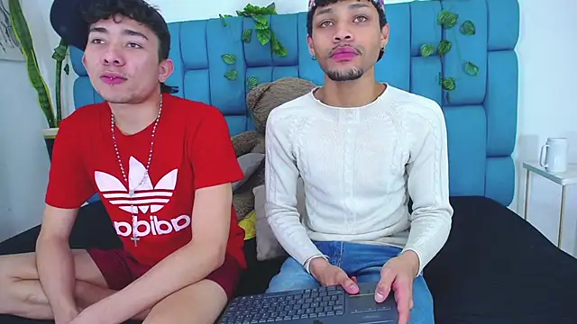STRANGER BOYS online show from July 17, 11:41 pm