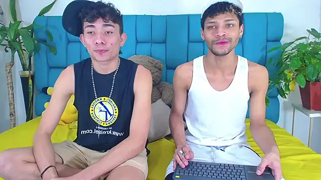 STRANGER BOYS online show from July 8, 11:18 pm