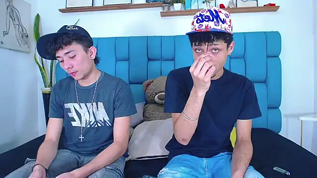 STRANGER BOYS online show from July 14, 11:09 pm