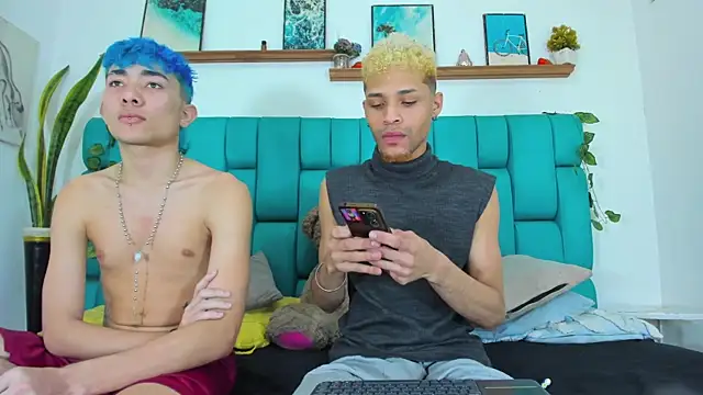 STRANGER BOYS online show from August 3, 11:10 pm