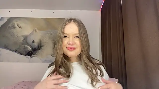 StefiMoon online show from June 3, 1:23 pm
