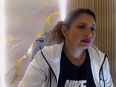 Danna Sg online show from June 6, 2:51 am