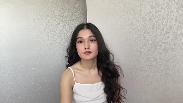 LisetteParajon online show from July 17, 10:52 am